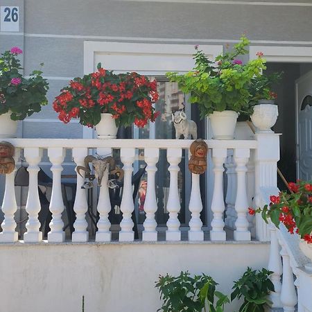 Luxury Room'S By Lika Sarande Exterior photo