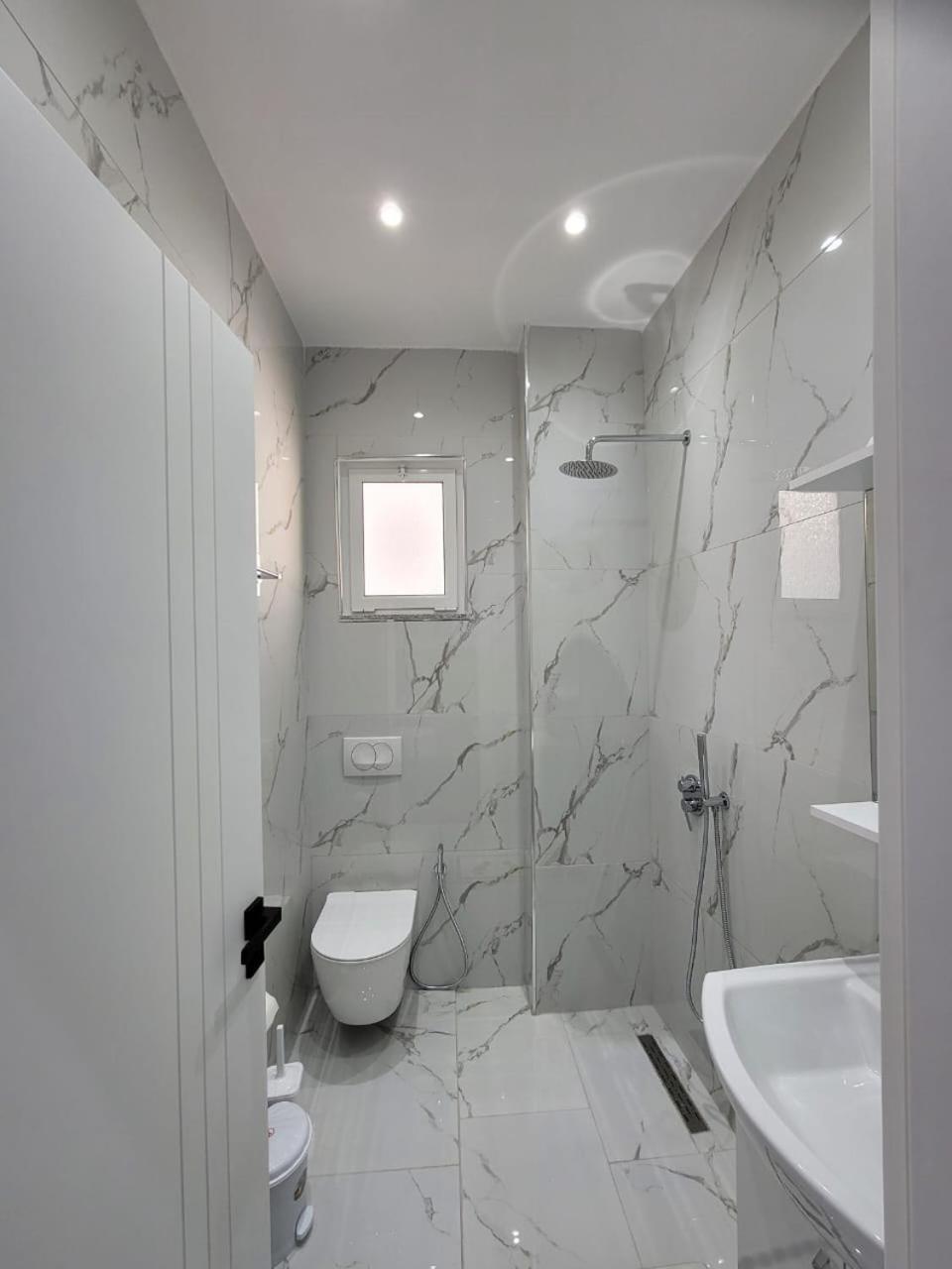 Luxury Room'S By Lika Sarande Exterior photo